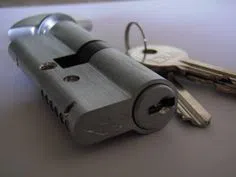 Howard Beach NY Locksmith Store Howard Beach, NY 212-271-8124 - broken-key-extraction